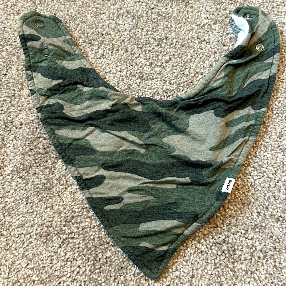 Little Sleepies camo bib